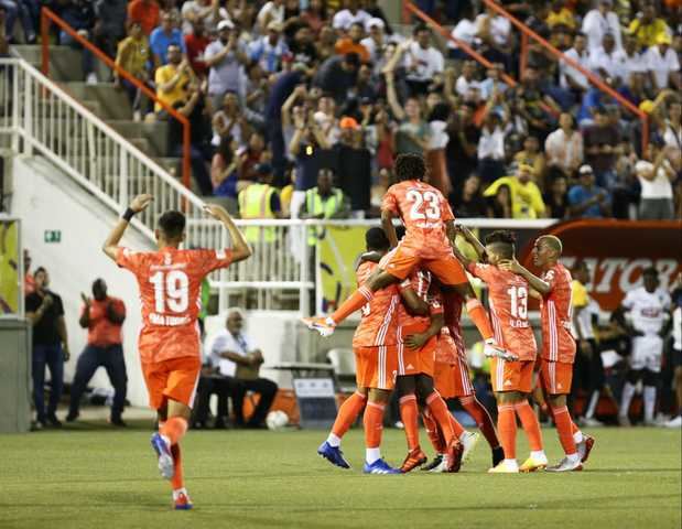 El Cibao vence 3-2 al Jarabacoa en la apertura de Liga Dominicana de Fútbol.
