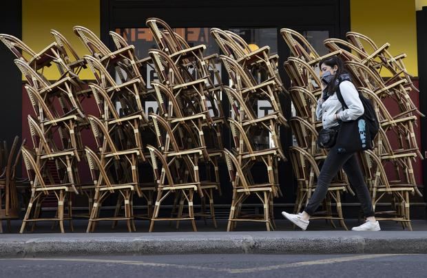 Europa nota una prudente relajación de medidas gracias a las vacunaciones.