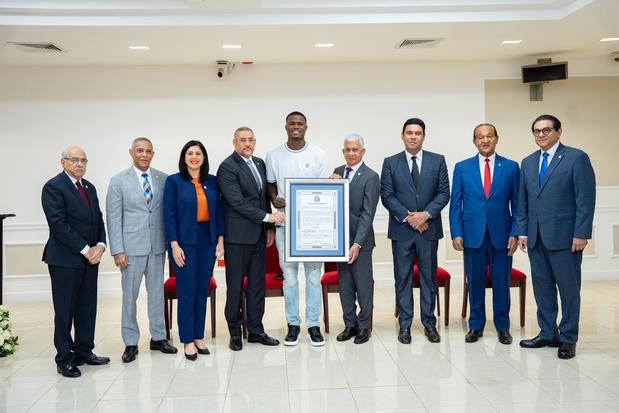 Senado reconoce al boxeador Cristian Pinales, medallista de bronce Juegos Olímpicos de París 2024