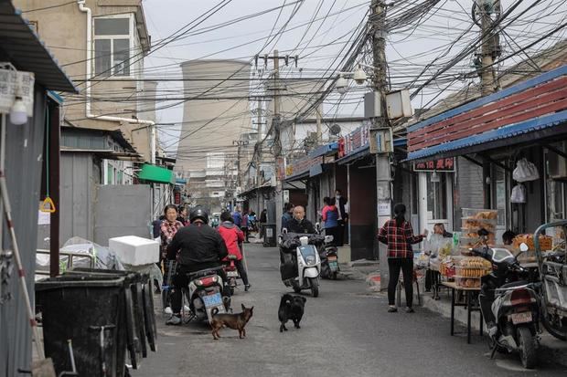 La Comisión Nacional de Sanidad de China anunció hoy la detección de 26 nuevos positivos del coronavirus SARS-CoV-2 en el país asiático este viernes, de los cuales 7 fueron por contagio local en la provincia meridional de Yunnan, escenario de un pequeño rebrote.