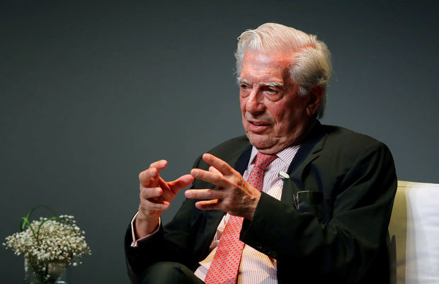 Fotografía de archivo fechada el 30 de mayo del 2019 donde aparece el escritor peruano Mario Vargas Llosa durante una conferencia en Guadalajara, estado de Jalisco, México.