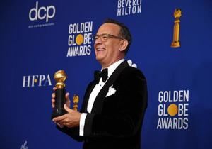 Tom Hanks recibe en los Globos de Oro un gran homenaje a su carrera