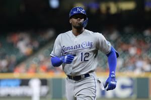 Soler y Tatis Jr. lucen con el bate al pegar dos jonrones cada uno