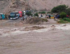 Lluvias y deslizamientos golpean a las regiones del sur de Perú 