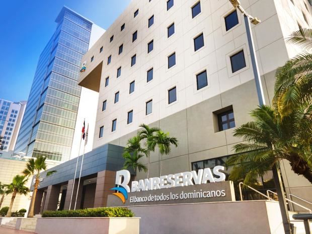 Banreservas es reconocido por Revista Summa entre las empresas líderes de Centroamérica y República Dominicana.