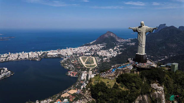 Vista aérea del Cristo del Corcovado en Río de Janeiro, Brasil.