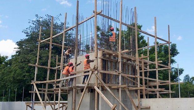 La destrucción del área verde se ha producido durante la construcción y relleno de una trocha de más de 20 metros de ancho.