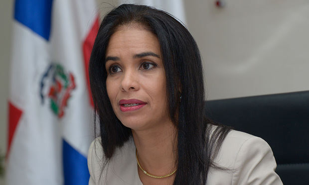 Directora ejecutiva del Instituto Nacional de Tránsito y Transporte Terrestre, Intrant, Claudia Franchesca De los Santos.