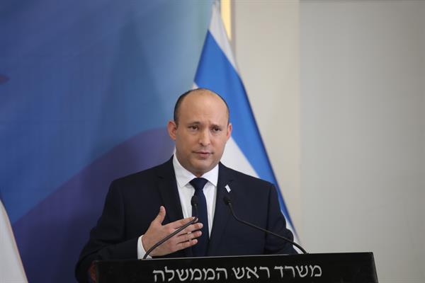 magen del primer ministro israelí, Naftali Bennett, tras la reunión del gabinete interministerial de coronavirus para decidir el cierre de los aeropuertos a vuelos internacionales de todo el mundo, así como reimponer la cuarentena obligatoria a los israelíes que regresen al país.