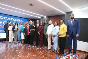 MESCyT exhorta a jóvenes de todo el territorio nacional postularse a becas internacionales 2026.