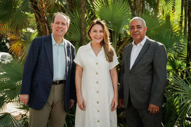 Felipe Vicini, presidente ejecutivo de INICIA, Carolina Mejía, alcaldesa del DN y Pedro Nolasco, director del Jardín Botánico Nacional.