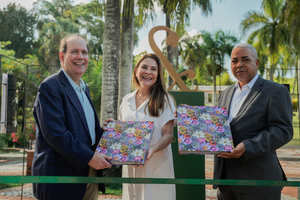 Felipe Vicini, presidente ejecutivo de INICIA, Carolina Mejía, alcaldesa del DN y Pedro Nolasco, director del Jardín Botánico Nacional