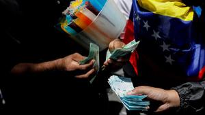 Venezuela oficializa en gaceta reconversión monetaria que comenzará el lunes