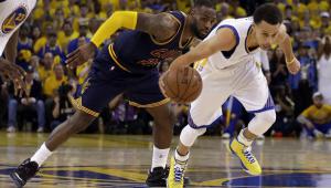 Dupla Curry- Durant pone a los Warriors arriba 2-0 en final NBA