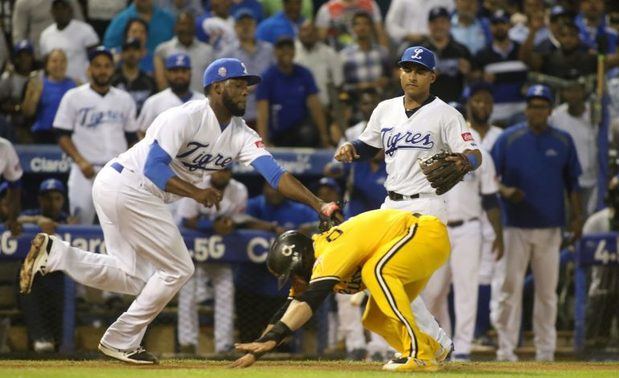 Águilas toman delantera en la serie final