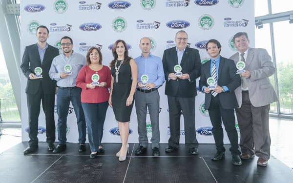 Ford otorga reconocimientos