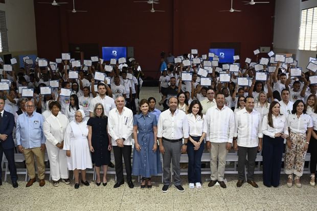 Banreservas y Minerd inician Programa Nacional de Educación
Financiera en centros educativos.