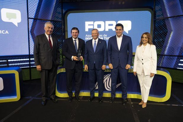 Asonahores reconoce a Banreservas por sus aportes al desarrollo del turismo dominicano.