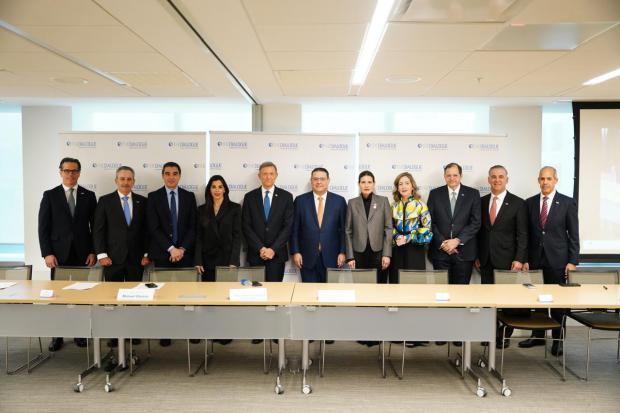 César Dargam, William Malamud, Manuel Orozco, Francesca Rainieri, Roberto Álvarez, Yayo Sanz Lovatón, María Isabel Castillo, María Waleska Álvarez, Steven Puig, Juan Velázquez y Edwin de los Santos.
