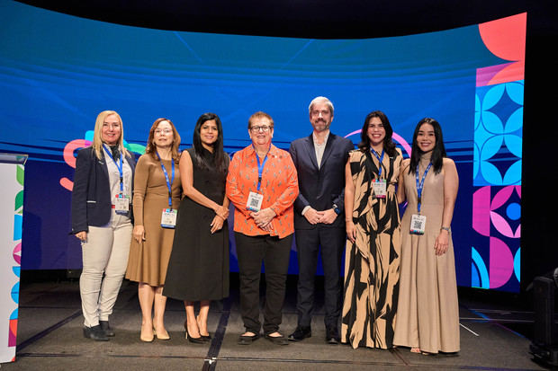 Directivos de la AHSD, organizadores y expositores de la 'SDQ MICE 2025'.