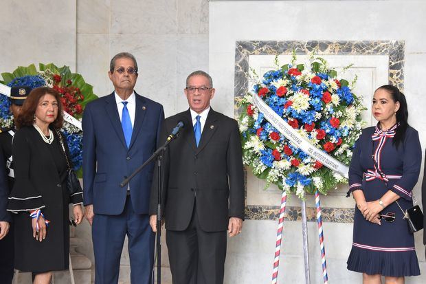 El presidente del Inst. Duartiano, Wilson Gómez Ramírez, se dirige a los presentes