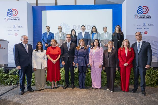 Directivos de la Copardom, encabezado por su presidenta, Laura Peña Izquierdo y el vicepresidente ejecutivo del Conep, César Dargam.