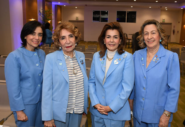 Sandra Sebelen, Alba Marra, Maritza de Bonetti y Julia Álvarez de Simó.