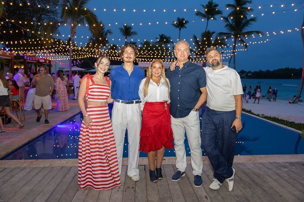 Victoria Umpierre, Christian, Loida, Jason Kycek y Sebastián Abreu