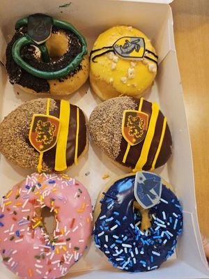 Krispy Kreme lanza colección mágica inspirada en Hogwarts