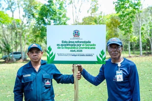 En una acción firme a favor del medio ambiente y en respaldo al Plan Nacional de Reforestación que impulsa el Gobierno.