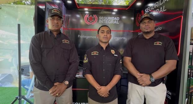 Agentes de vigilancia de la empresa Seguridad Integral.