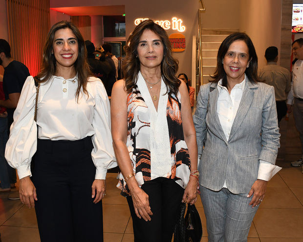 Claudia Finke, Patricia Álvarez y Maribel Bellapart.