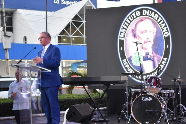 El presidente del Instituto Duartiano, Wilson Gómez Ramírez, pronuncia las palabras centrales del acto.