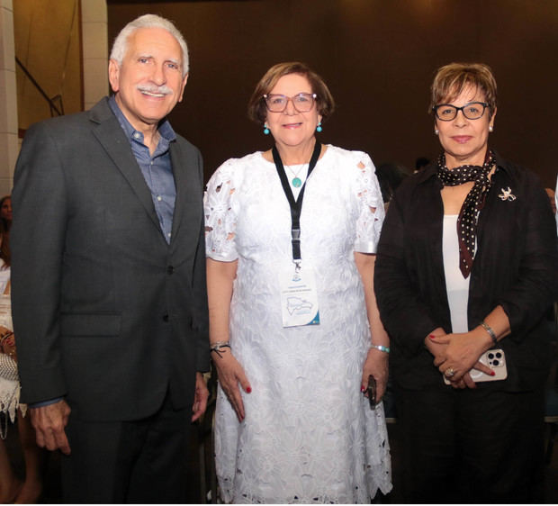 Emmanuel Esquea Guerrero, Lissette Nicasio y Rafaela (Lilia) Alburquerque.