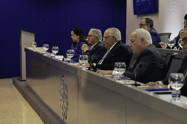 Miembros del consejo de administración del Grupo Universal.