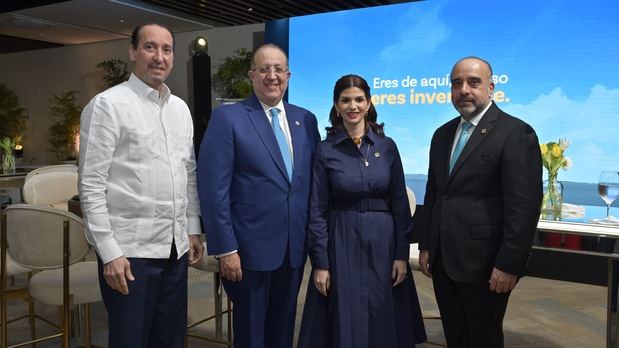 José Obregón, Magín Díaz, Gabriela De La Cruz y Arístides Victoria Yeb, presentes en la presentación de la nueva campaña de Banreservas.