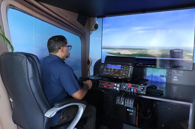 El Simulador de Vuelo del IDAC en la Feria Regional del Libro y la Cultura está causando sensación.