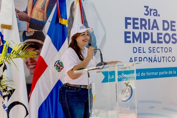 Más de mil jóvenes acuden a “Tercera Feria de Empleos del Sector Aeronáutico
