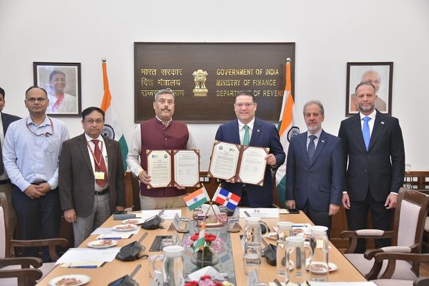 Yayo Sanz Lovatón y la DGA firman importante acuerdo con Aduanas de la India