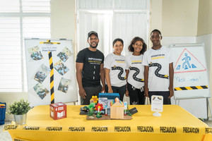 Estudiantes del programa Juventud en Tránsito, de la comunidad La Guáyiga, Pedro Brand.