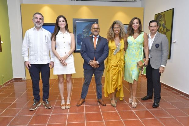 Juan José Attias, Rosa Mary Rodríguez, Eduardo Adams, Marian Balcácer, Klaudia Becker de Pierucci y Francisco Guzmán.