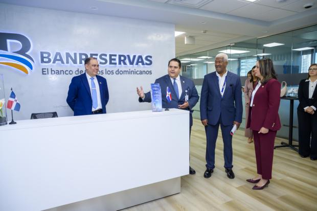 Banreservas impulsará el fortalecimiento de las oficinas en el exterior