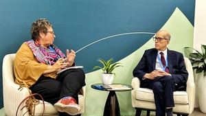Gerry Eijkemans, directora del Departamento de Determinantes Sociales y Ambientales para la Equidad en Salud y Max Puig, Vicepresidente ejecutivo del CNCCMDL.

