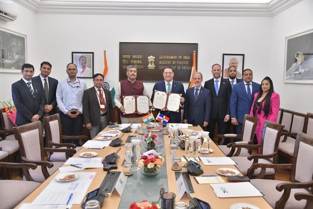 Yayo Sanz Lovatón y la DGA firman importante acuerdo con Aduanas de la India
