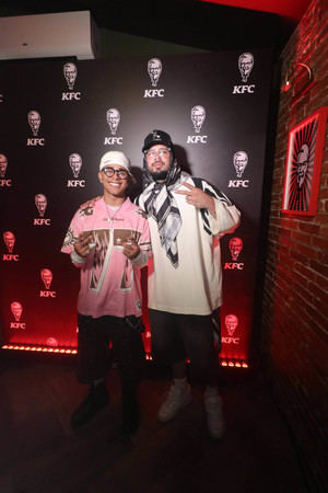 Los artistas del género urbano Deikel y DJ Kendo.