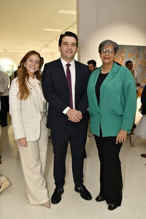 Veronica Conte, Joshua Wagner y Ana Sofia Arias.