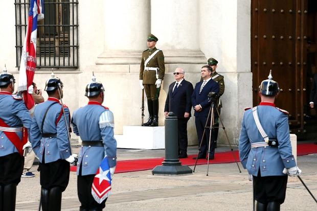 Embajador dominicano  presenta Cartas Credenciales ante presidente de Chile
