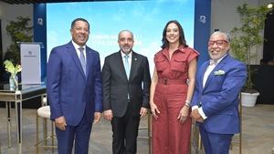 Ysidro García, Arístides Victoria Yeb, Laura Bisonó y Geomar García en el lanzamiento de la nueva campaña institucional de Banreservas.