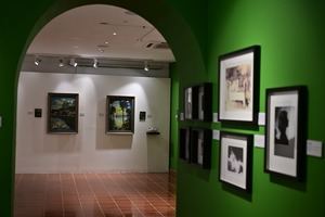 Obras de la exposición 'Un siglo. La dimensión artística de Minerva', en el Centro Cultural Banreservas de Santo Domingo.