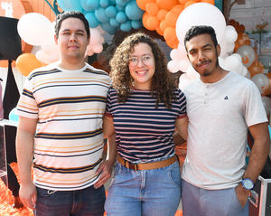 José Cáceres, Melissa Cáceres y Jensson Cruz ganadores por ser los primeros clientes.